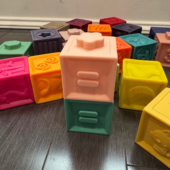 NWOT Rubber Colorful Stacking Building Blocks Set for Kids Infants Baby Toddlers - Picture 7 of 9